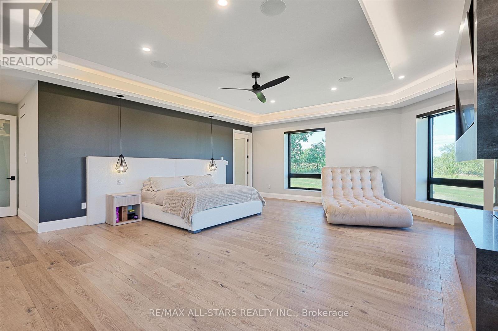 6374 Smith Boulevard, Georgina, Ontario  L0E 1N0 - Photo 22 - N12512262