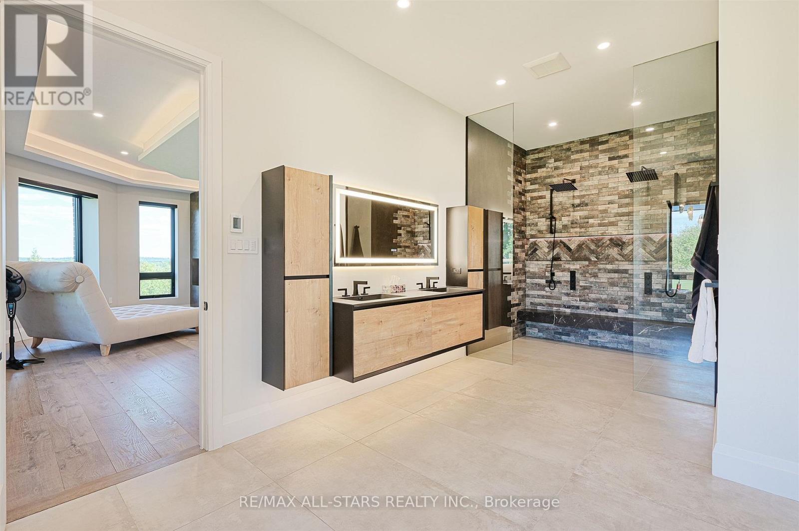 6374 Smith Boulevard, Georgina, Ontario  L0E 1N0 - Photo 25 - N12512262