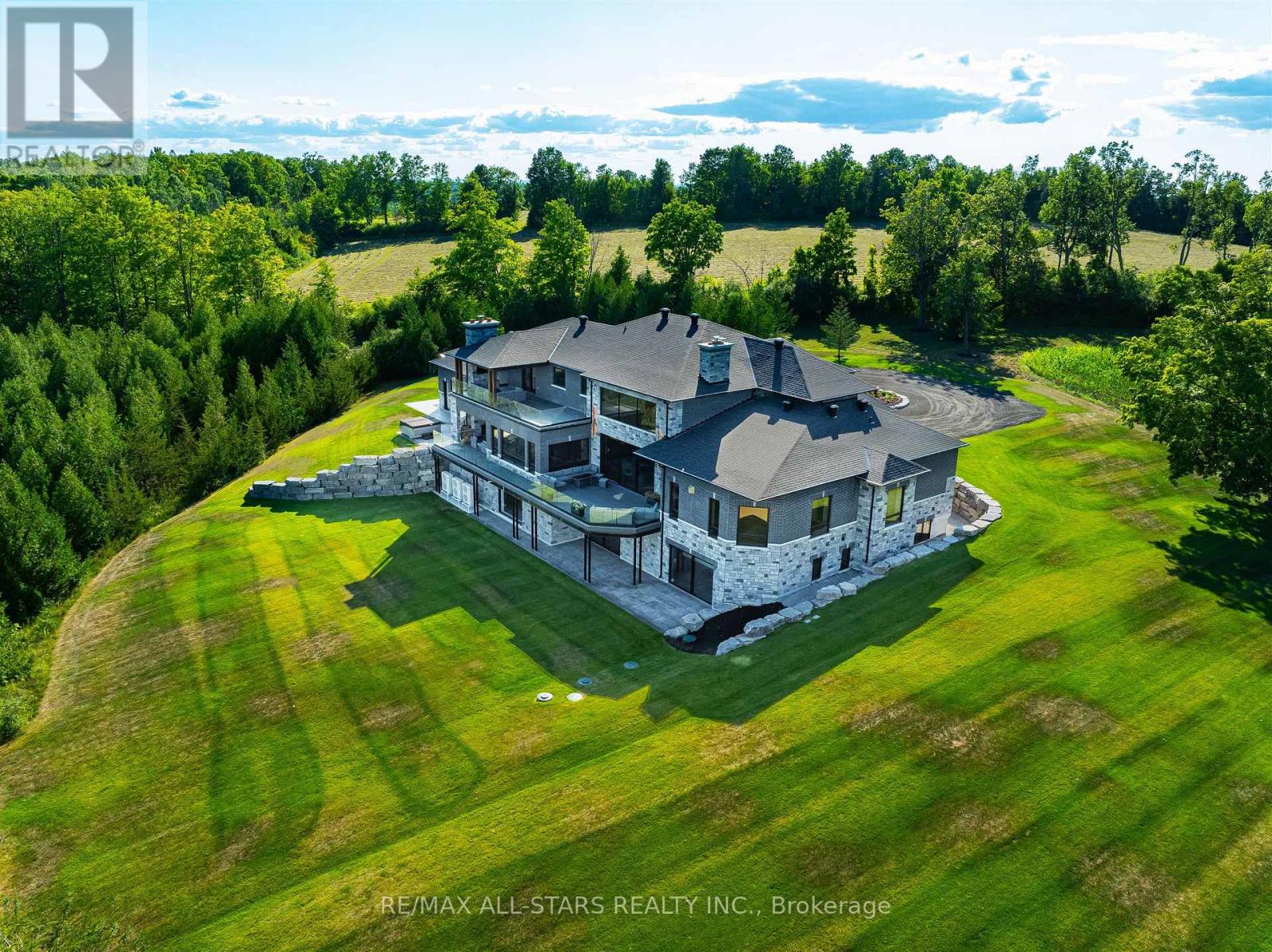 6374 Smith Boulevard, Georgina, Ontario  L0E 1N0 - Photo 3 - N12512262