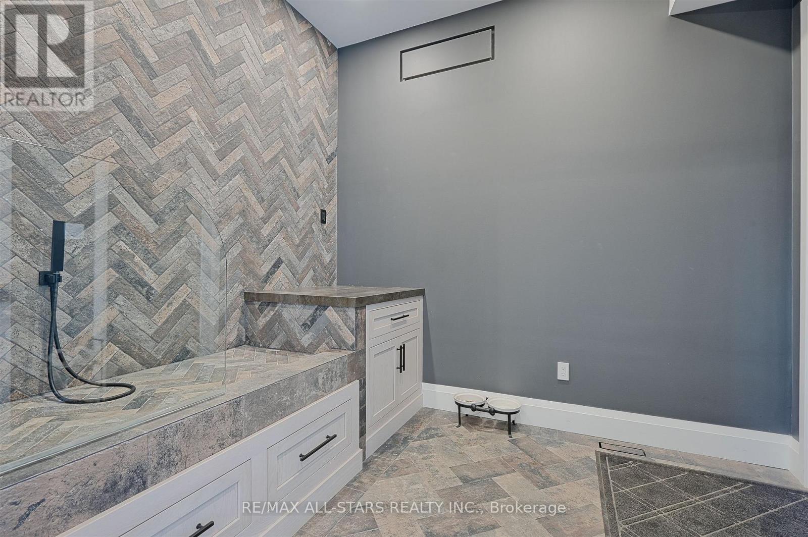 6374 Smith Boulevard, Georgina, Ontario  L0E 1N0 - Photo 30 - N12512262