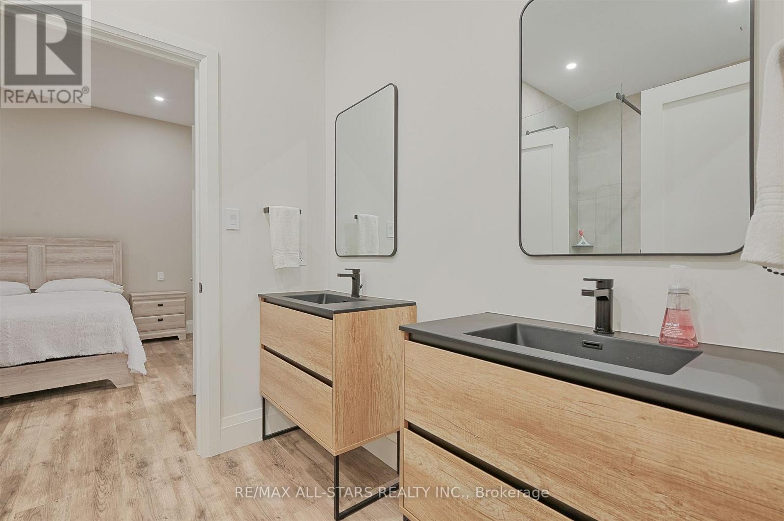 6374 Smith Boulevard, Georgina, Ontario  L0E 1N0 - Photo 36 - N12512262