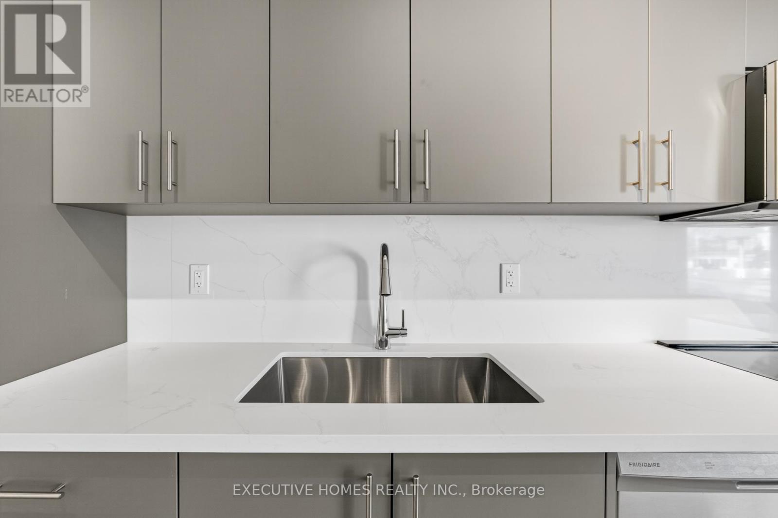 8 - 3175 Denison Street, Markham, Ontario  N2R 0R7 - Photo 19 - N12512274