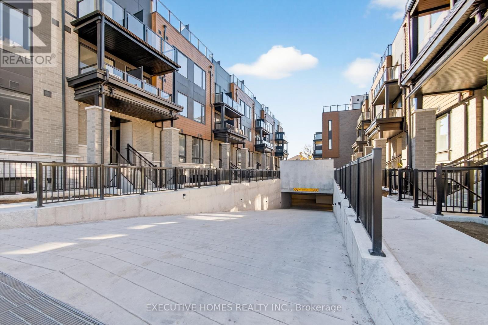 8 - 3175 Denison Street, Markham, Ontario  N2R 0R7 - Photo 44 - N12512274