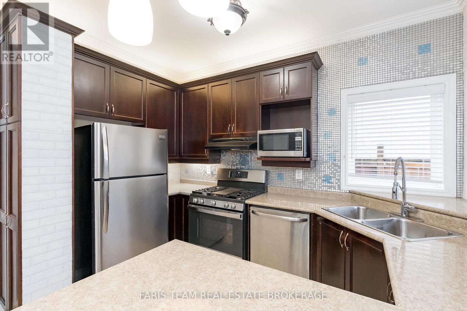 1198 Westmount Avenue, Innisfil, Ontario L9S 4Z7 - Photo 5 - N12512300