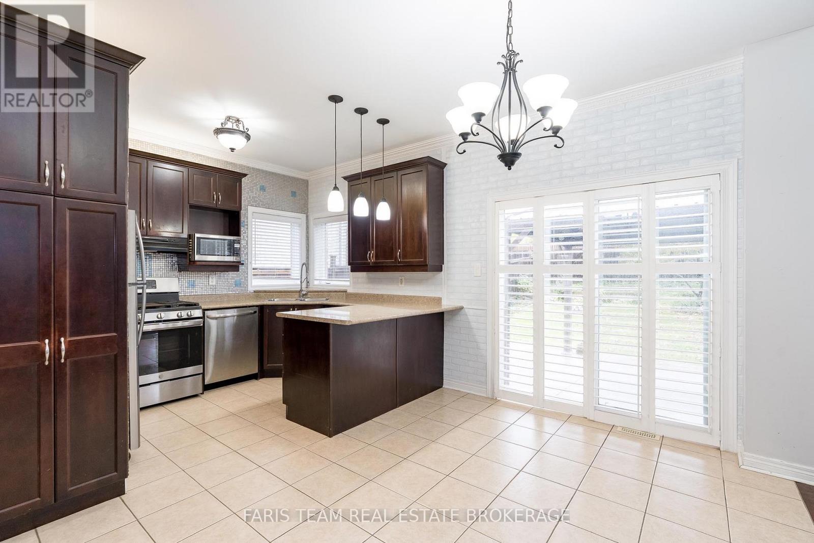 1198 Westmount Avenue, Innisfil, Ontario L9S 4Z7 - Photo 8 - N12512300