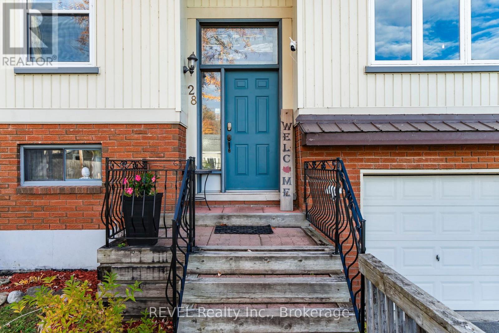 28 Park Street, Tay (Victoria Harbour), Ontario  L0K 2A0 - Photo 3 - S12512544