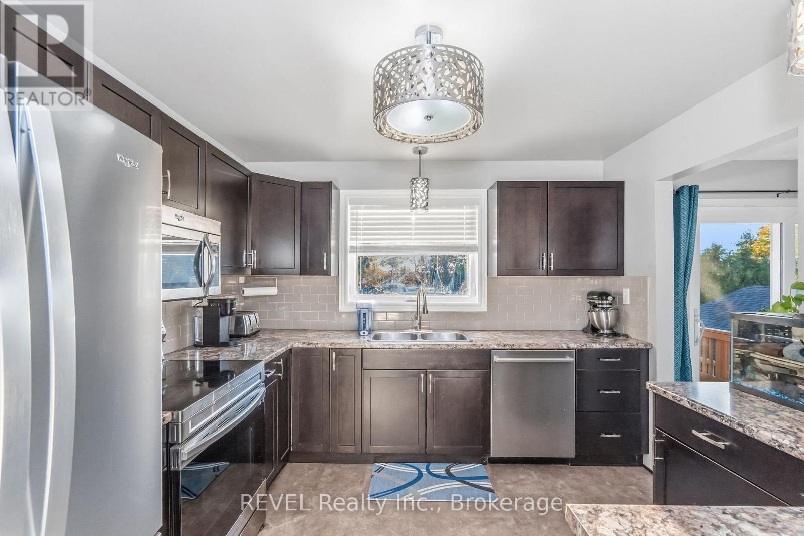 28 Park Street, Tay (Victoria Harbour), Ontario  L0K 2A0 - Photo 5 - S12512544