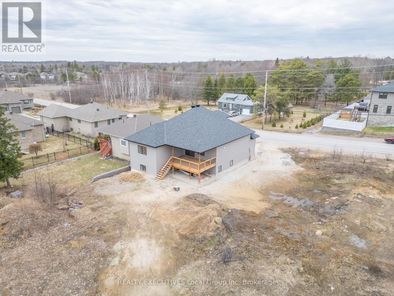 101 Tower Drive, North Bay (Airport), Ontario  P1C 0A4 - Photo 4 - X12512576