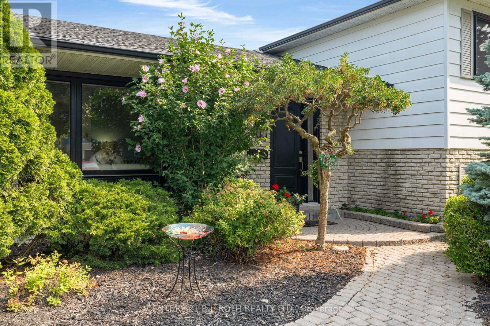 50 Belcourt Avenue, Barrie, Ontario  L4M 4E4 - Photo 2 - S12512258