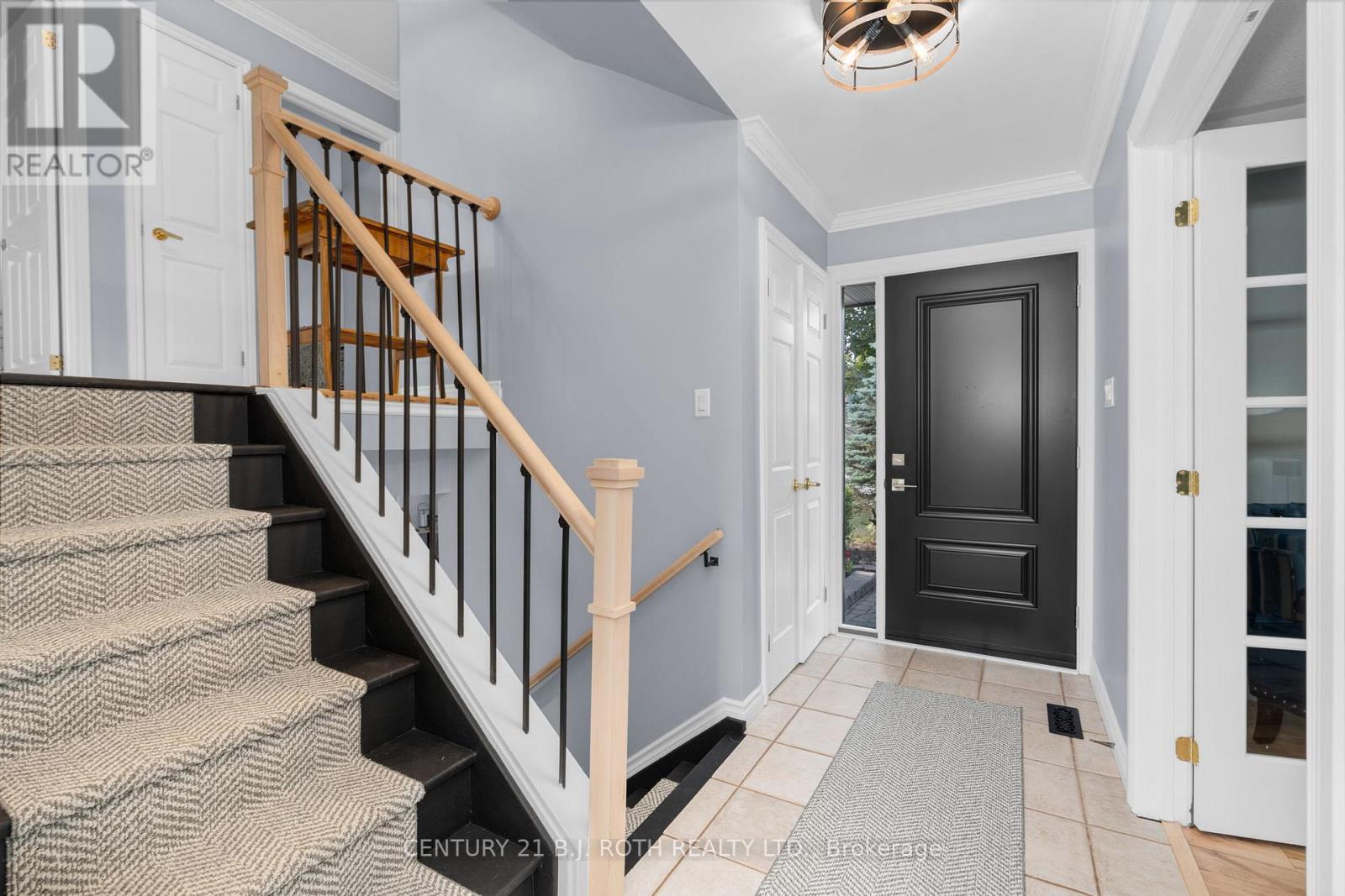 50 Belcourt Avenue, Barrie, Ontario  L4M 4E4 - Photo 3 - S12512258