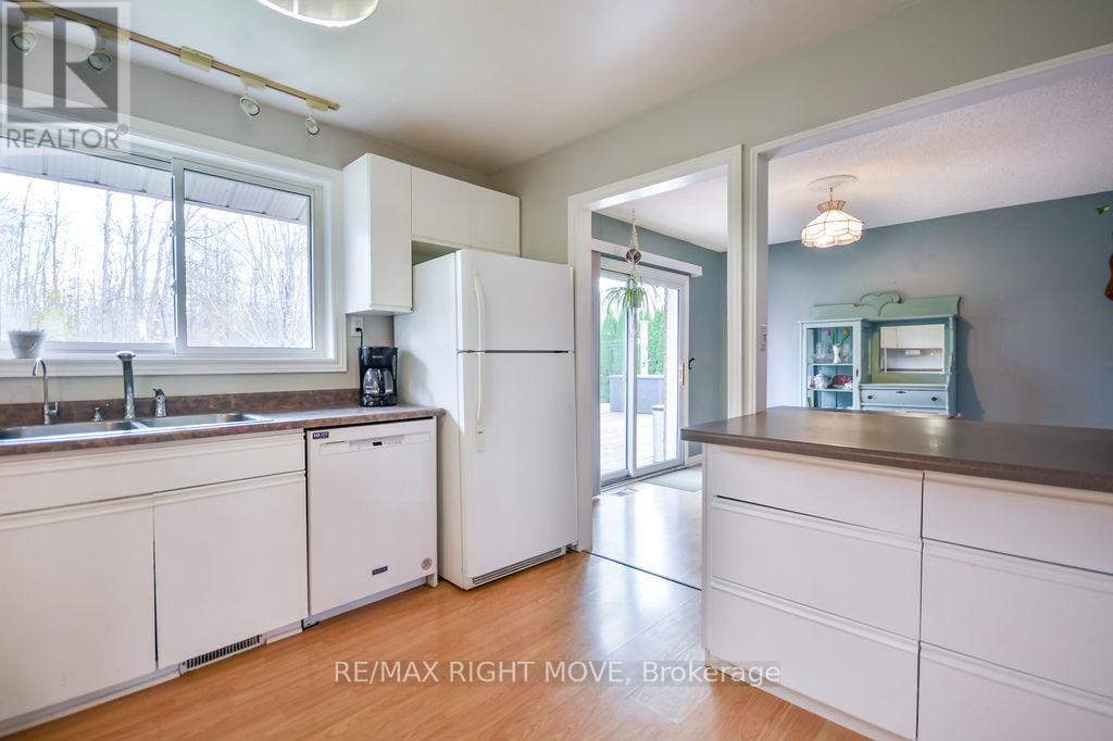 3811 Leo Crescent, Ramara, Ontario  L3V 0L1 - Photo 15 - S12512306