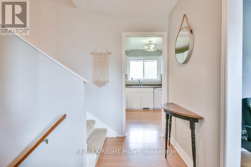 3811 Leo Crescent, Ramara, Ontario  L3V 0L1 - Photo 3 - S12512306