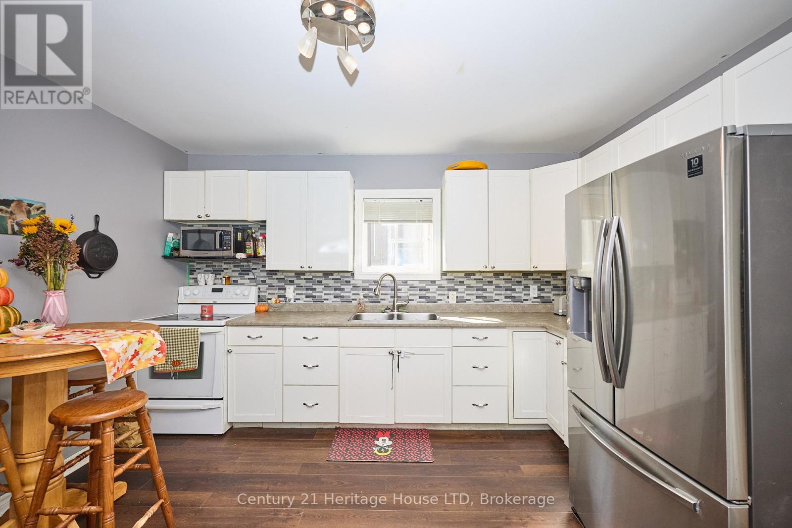 119 Page Street, St. Catharines (E. Chester), Ontario  L2R 4A8 - Photo 10 - X12512370