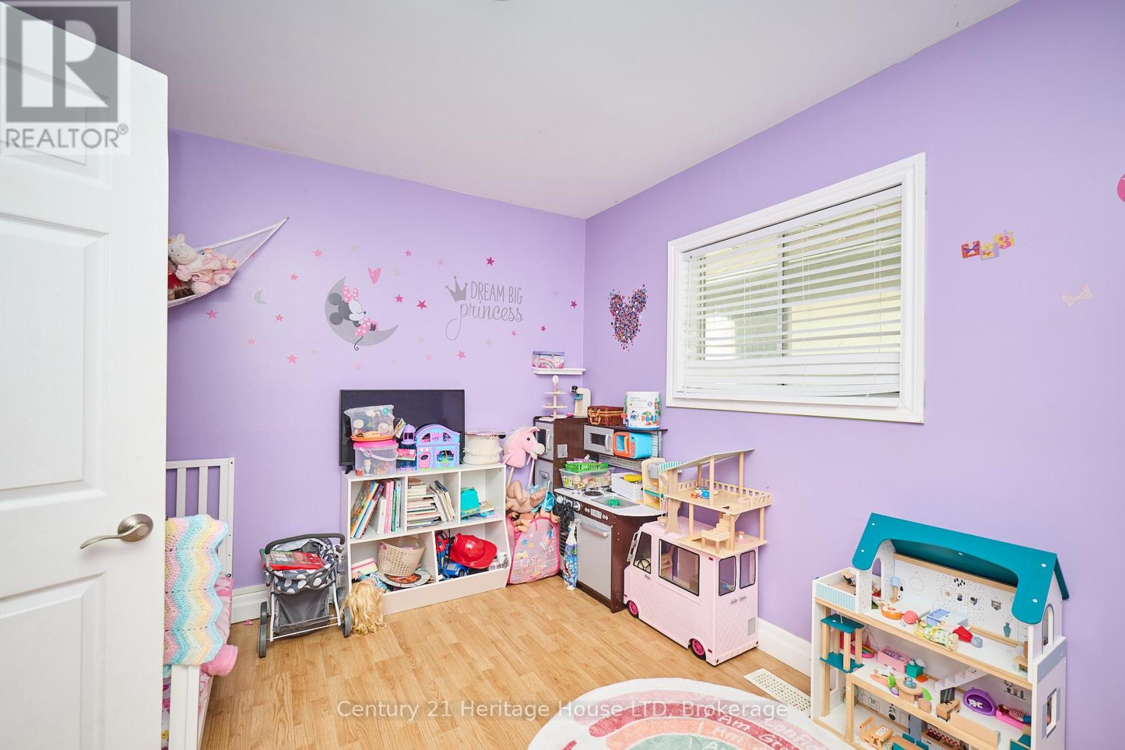 119 Page Street, St. Catharines (E. Chester), Ontario  L2R 4A8 - Photo 15 - X12512370