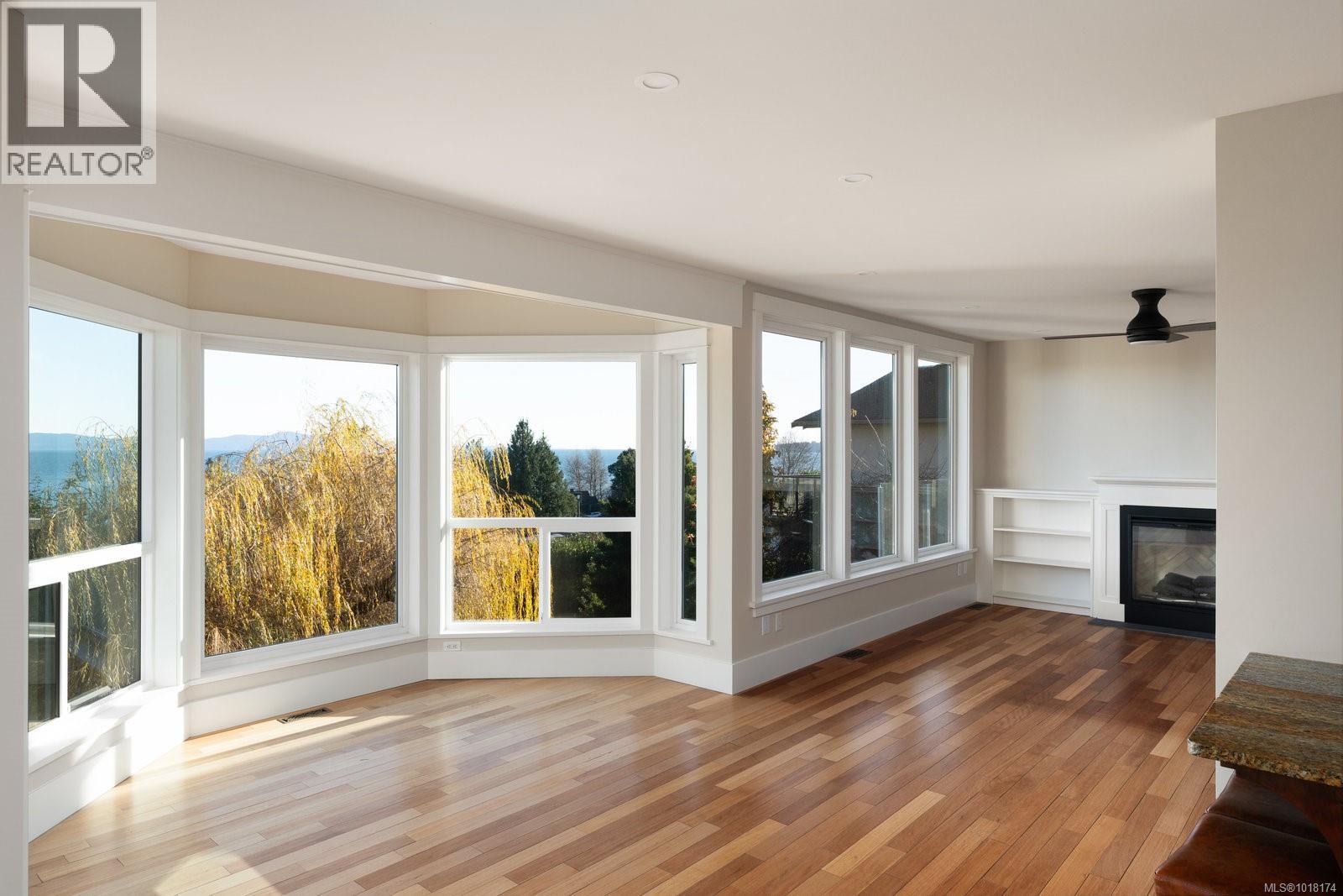 5055 Lochside Dr, Saanich, British Columbia  V8Y 2G1 - Photo 13 - 1018174