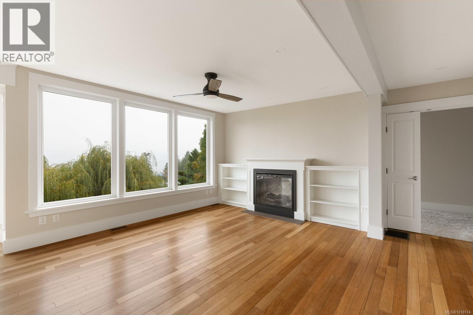 5055 Lochside Dr, Saanich, British Columbia  V8Y 2G1 - Photo 8 - 1018174