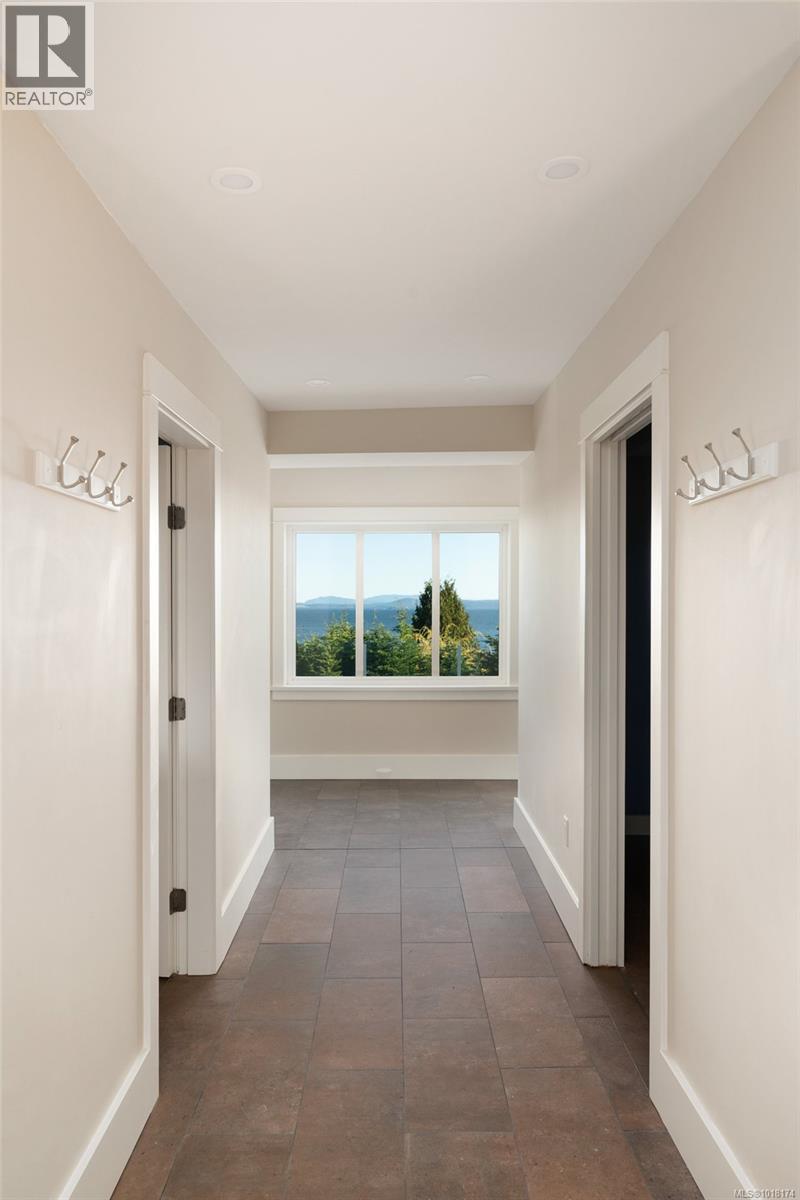 5055 Lochside Dr, Saanich, British Columbia  V8Y 2G1 - Photo 25 - 1018174