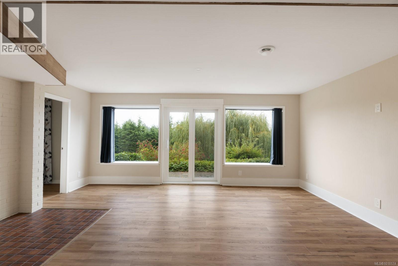 5055 Lochside Dr, Saanich, British Columbia  V8Y 2G1 - Photo 48 - 1018174