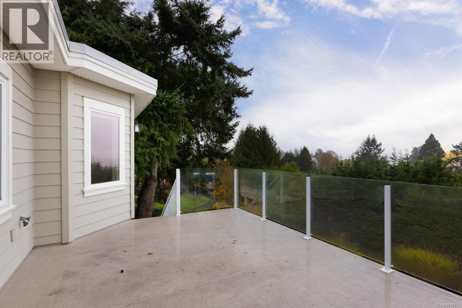 5055 Lochside Dr, Saanich, British Columbia  V8Y 2G1 - Photo 51 - 1018174