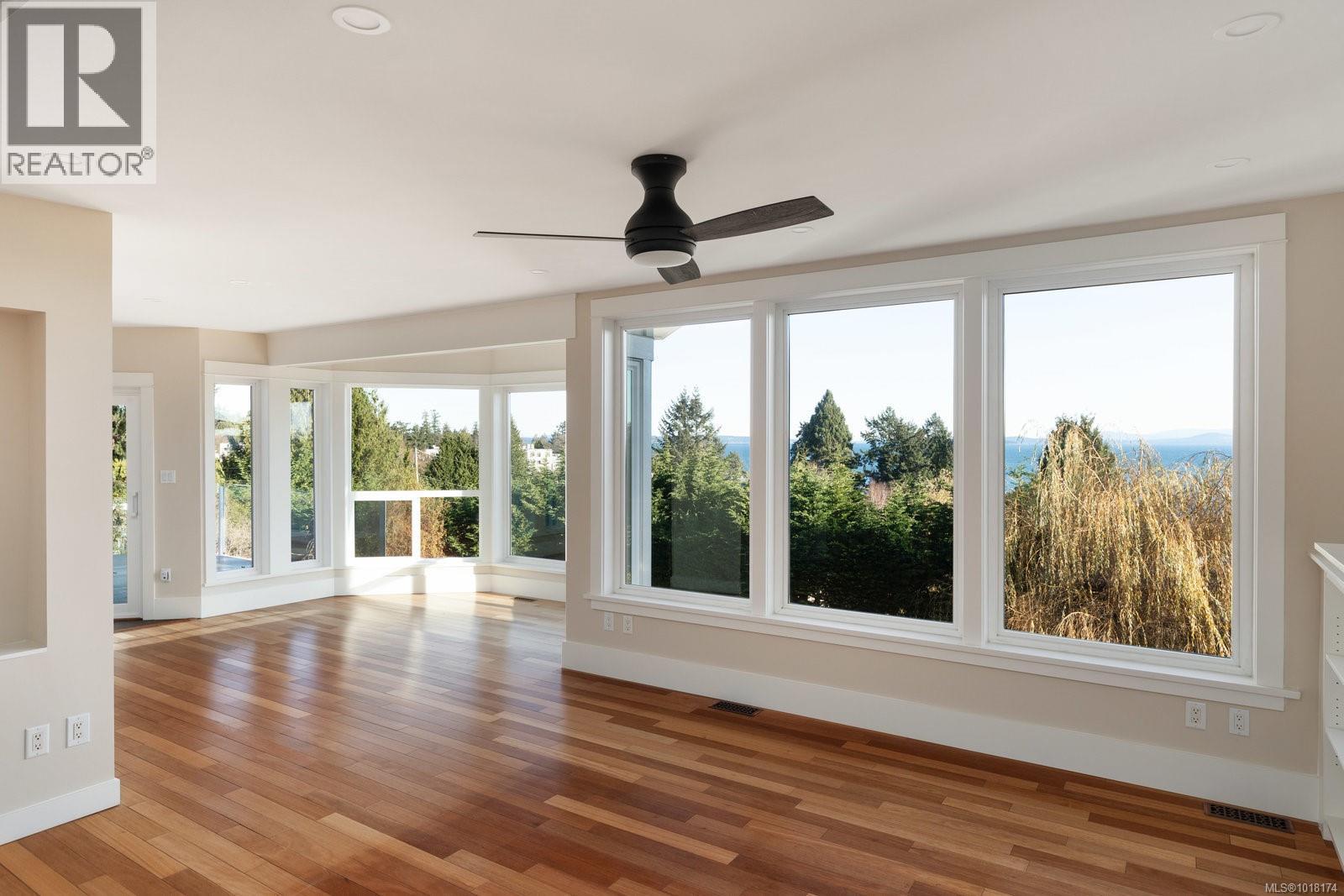 5055 Lochside Dr, Saanich, British Columbia  V8Y 2G1 - Photo 11 - 1018174