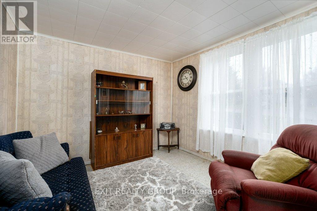 294 Durham Street S, Centre Hastings, Ontario K0K 2K0 - Photo 7 - X12512324