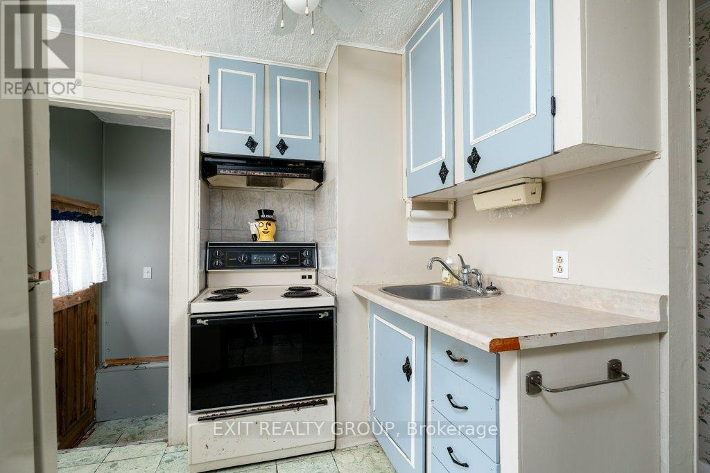 294 Durham Street S, Centre Hastings, Ontario K0K 2K0 - Photo 8 - X12512324