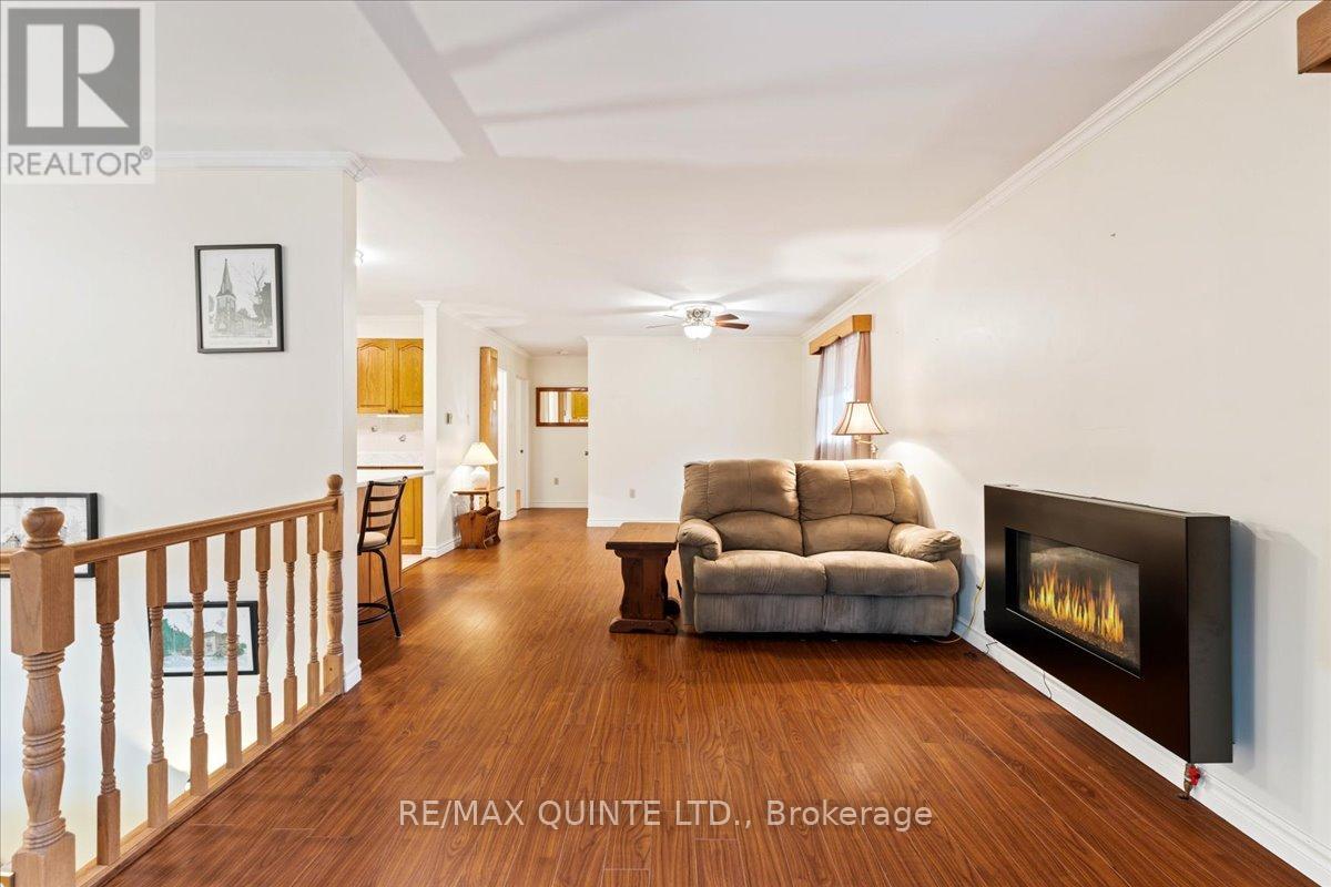 16 Maple Avenue, Prince Edward County, Ontario  K0K 2T0 - Photo 10 - X12512476