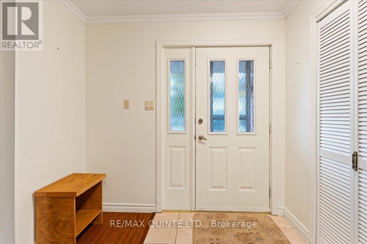 16 Maple Avenue, Prince Edward County, Ontario  K0K 2T0 - Photo 4 - X12512476