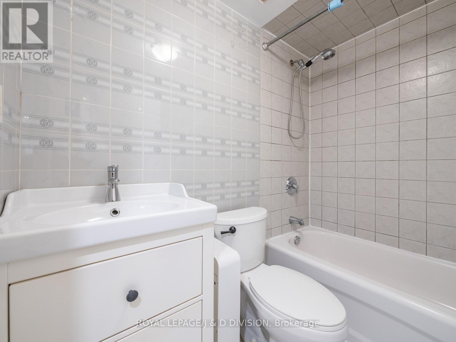 Lower - 484 Concord Avenue, Toronto, Ontario  M6H 2P8 - Photo 10 - W12512228