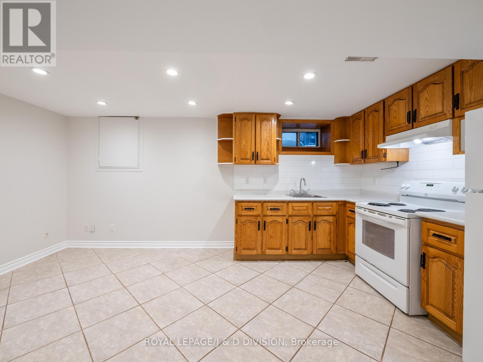 Lower - 484 Concord Avenue, Toronto, Ontario  M6H 2P8 - Photo 5 - W12512228