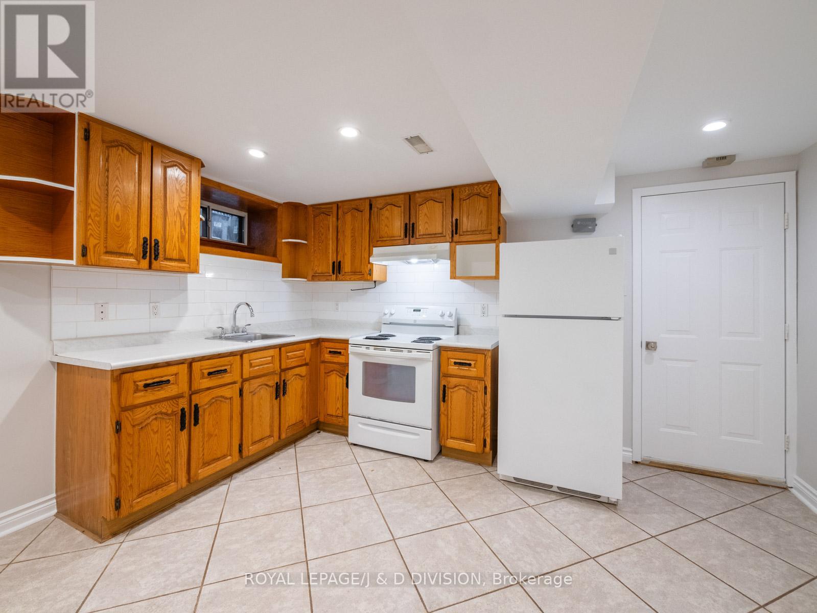 Lower - 484 Concord Avenue, Toronto, Ontario  M6H 2P8 - Photo 7 - W12512228