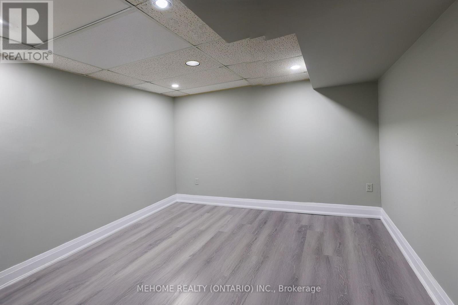 5209 Palomar Crescent, Mississauga, Ontario  L5R 2X2 - Photo 6 - W12512278