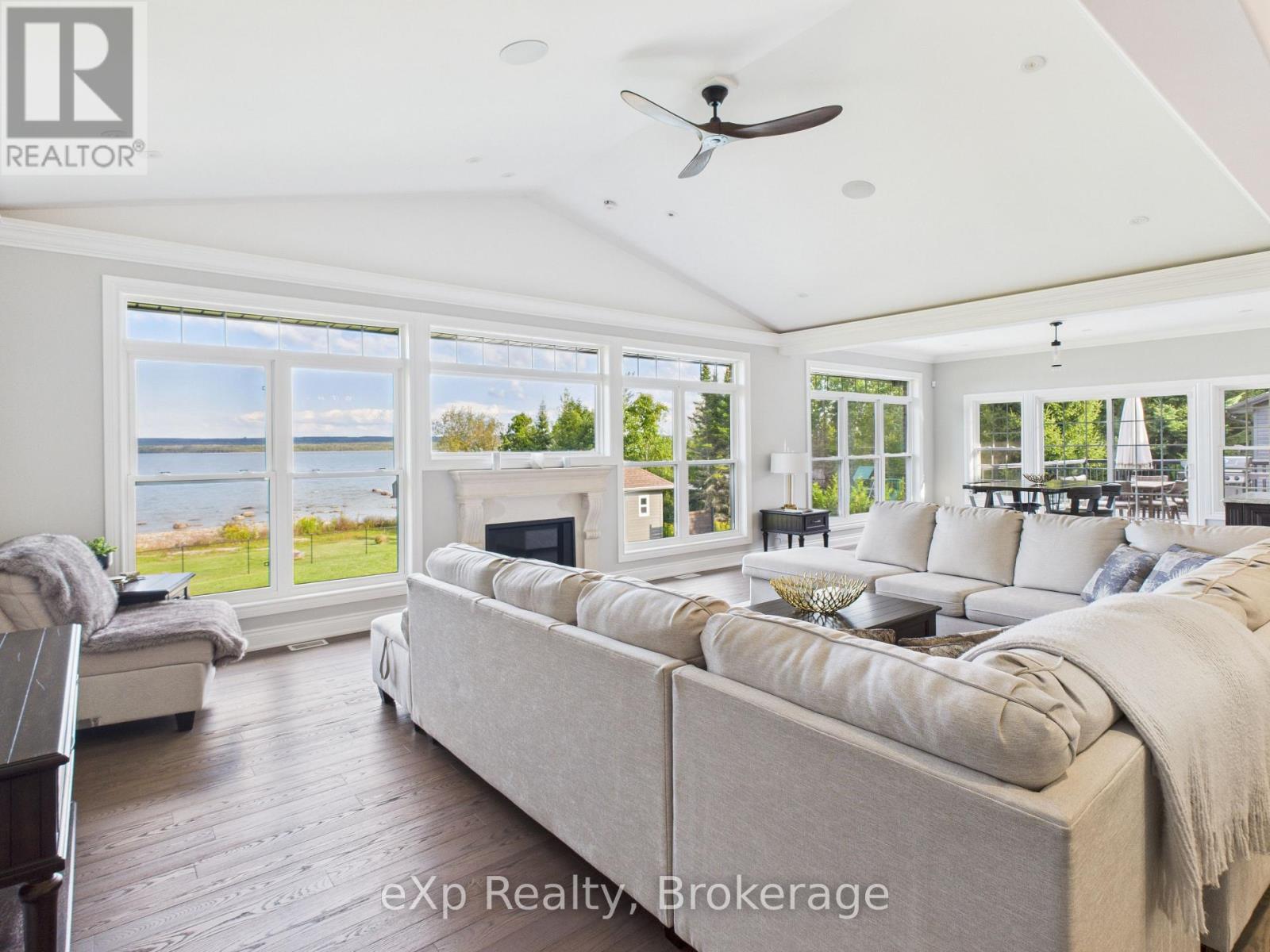 197 Balmy Beach Road, Georgian Bluffs, Ontario  N4K 5N4 - Photo 13 - X12512596