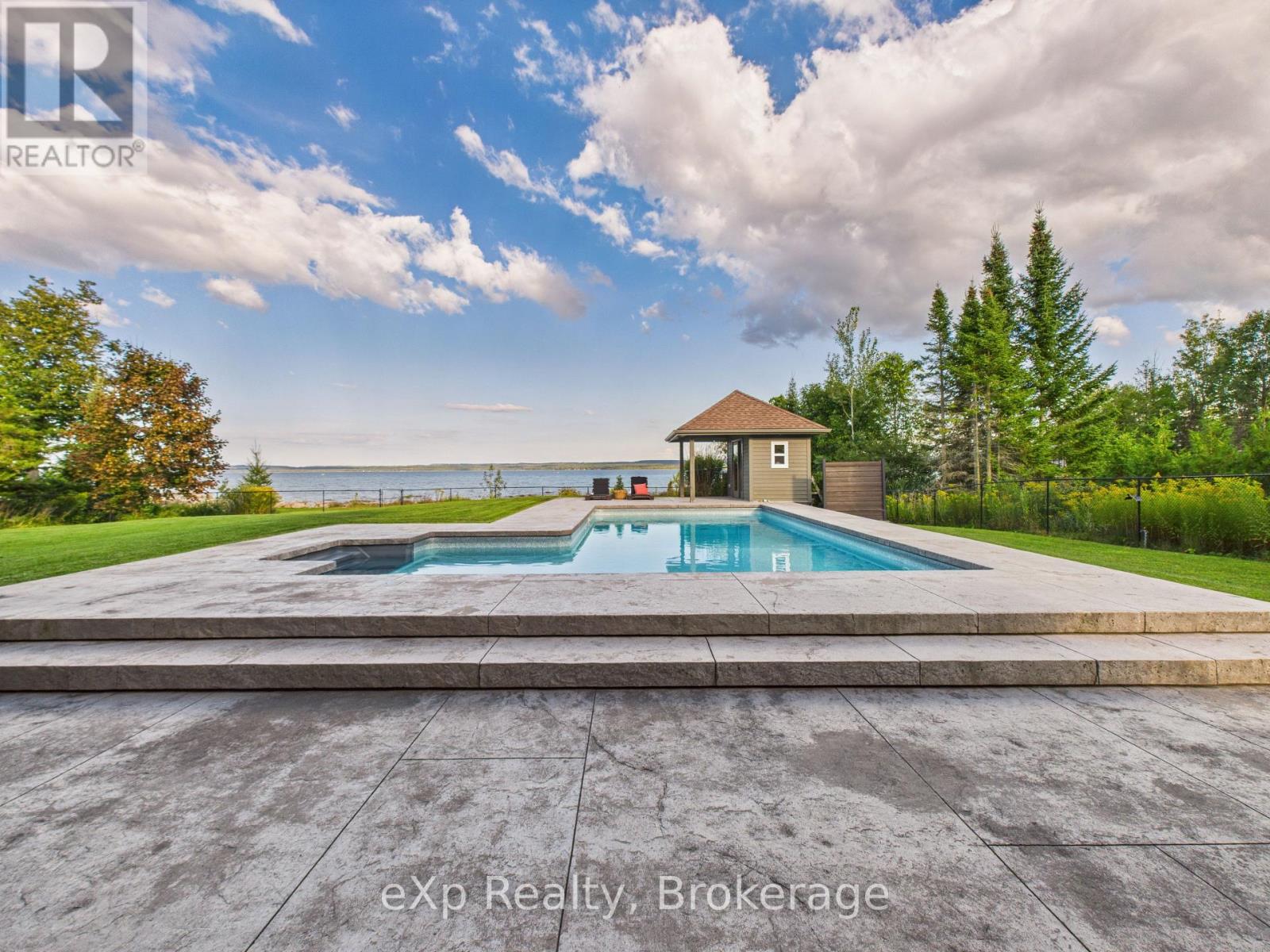 197 Balmy Beach Road, Georgian Bluffs, Ontario  N4K 5N4 - Photo 43 - X12512596