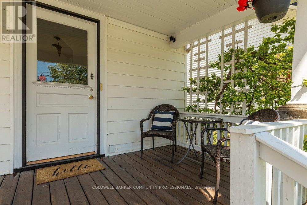 65 Banff Street, Haldimand, Ontario  N3W 1C2 - Photo 4 - X12512210