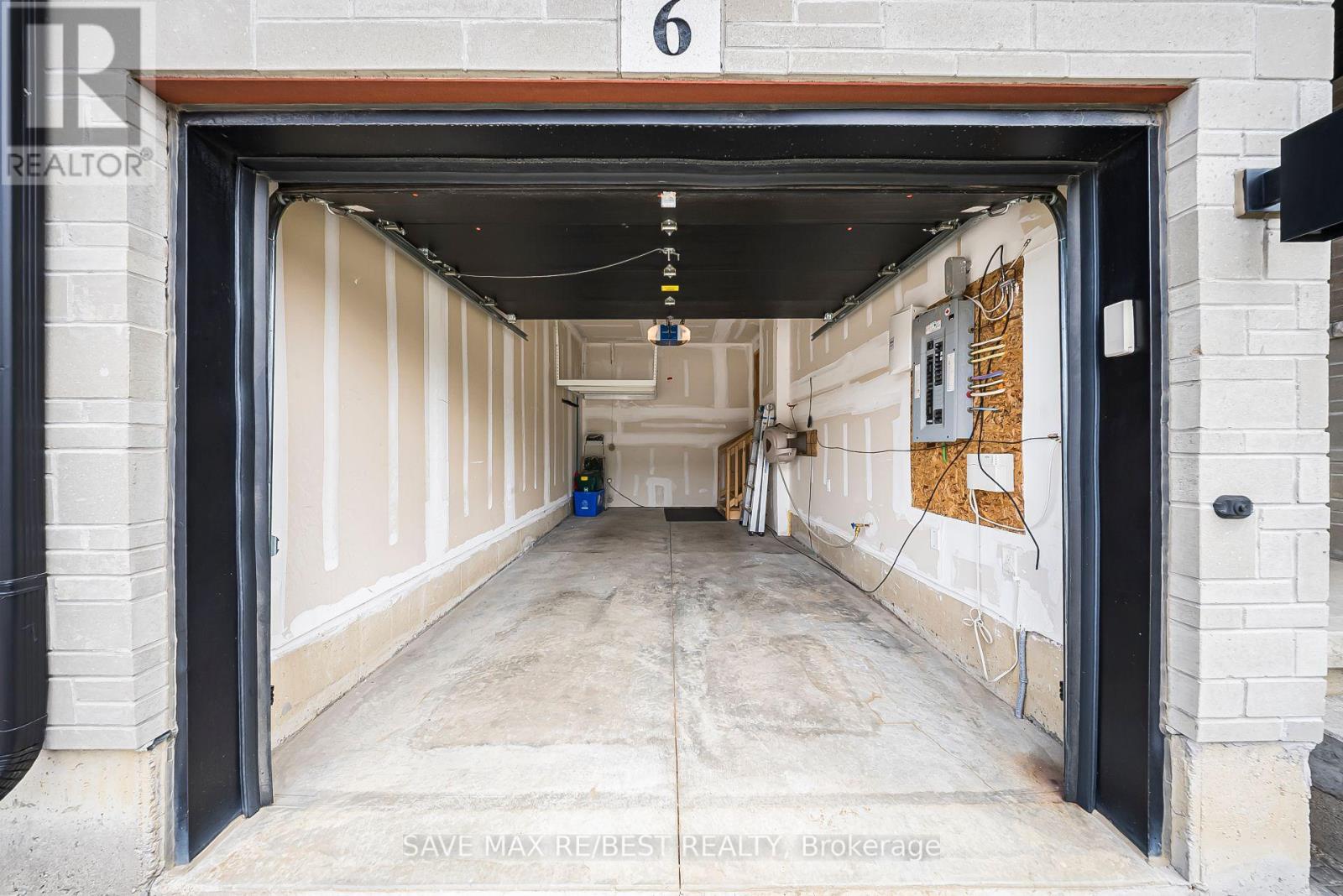 6 Greenwich Avenue, Hamilton, Ontario  L8J 0A5 - Photo 37 - X12512284