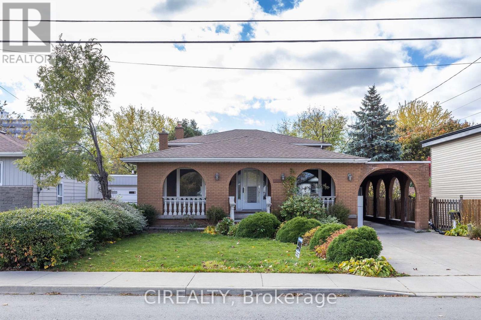 142 NORRIE AVENUE, Hamilton, Ontario
