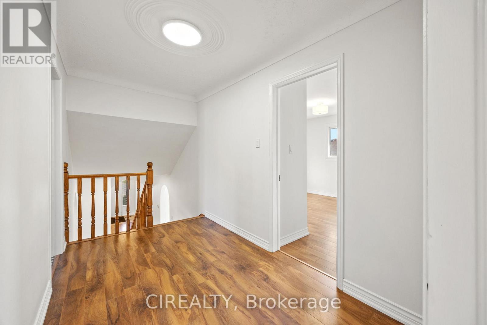 142 Norrie Avenue, Hamilton, Ontario  L9A 2E6 - Photo 11 - X12512302