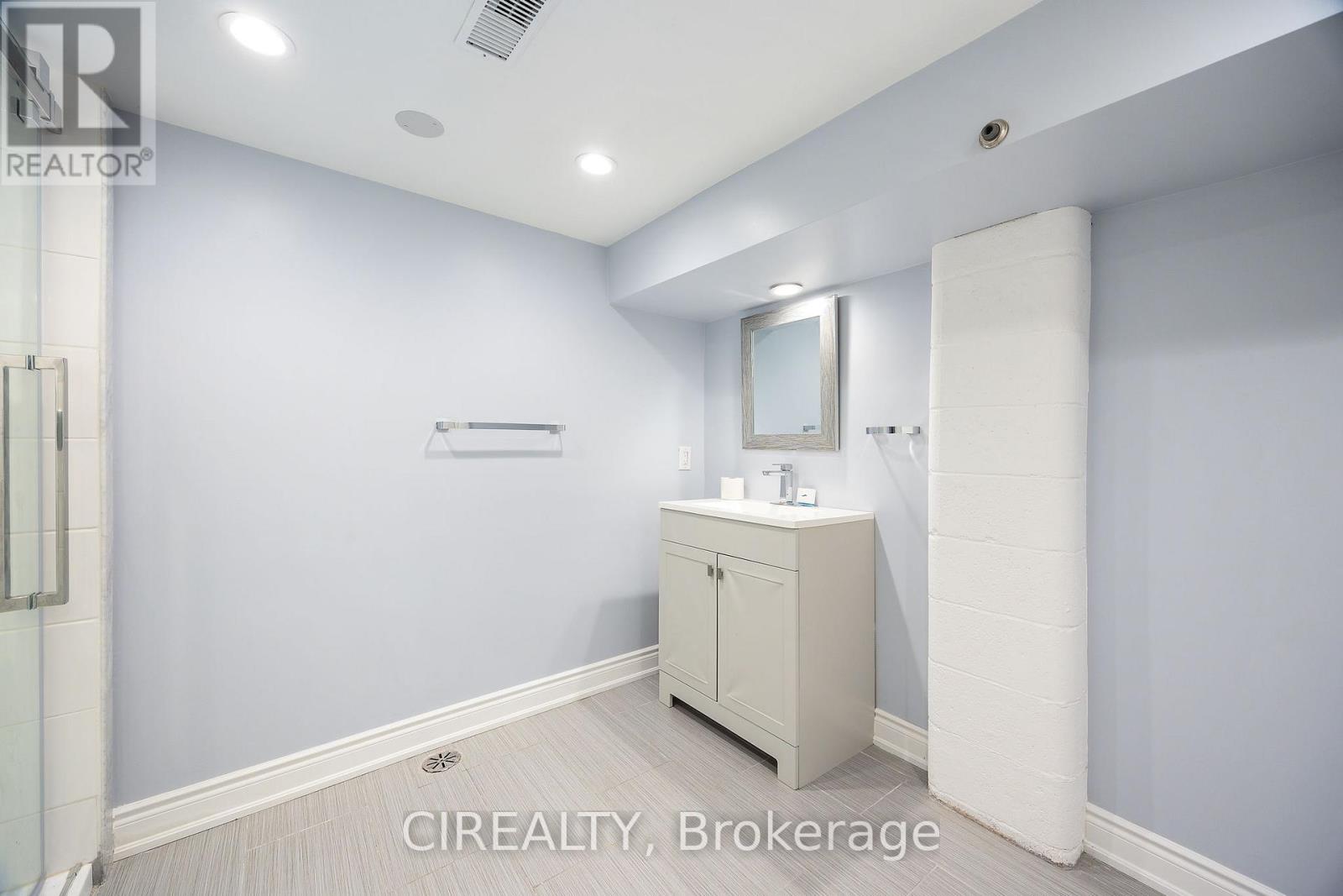 142 Norrie Avenue, Hamilton, Ontario  L9A 2E6 - Photo 27 - X12512302