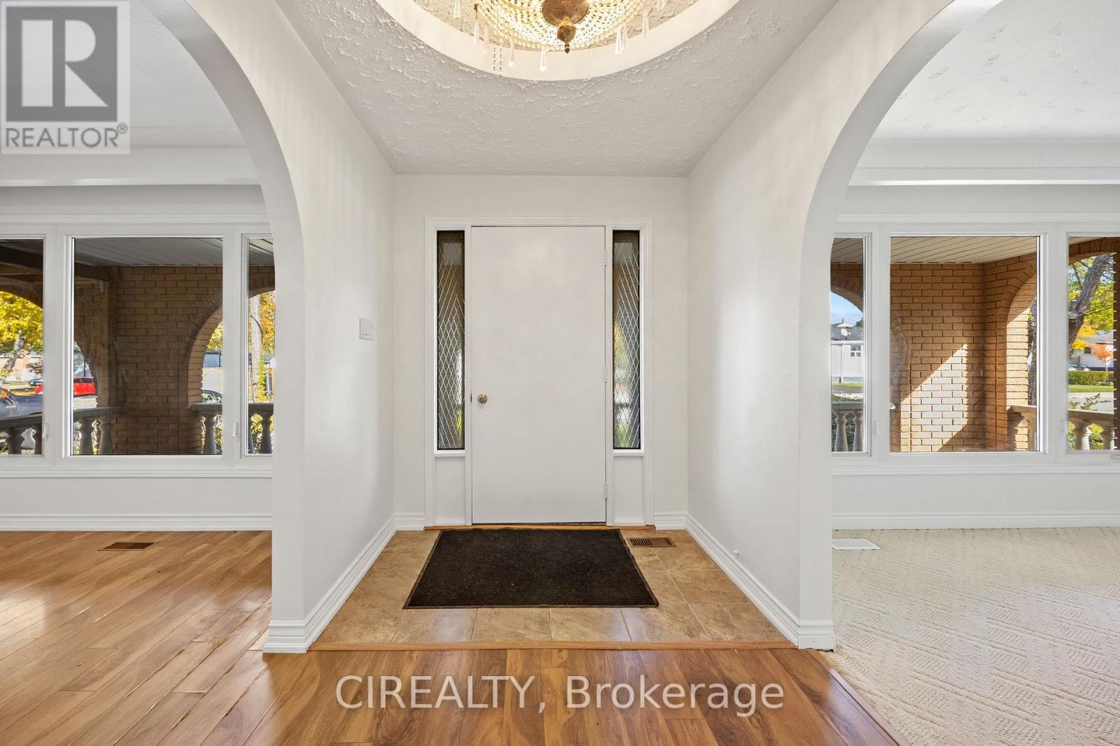 142 Norrie Avenue, Hamilton, Ontario  L9A 2E6 - Photo 5 - X12512302