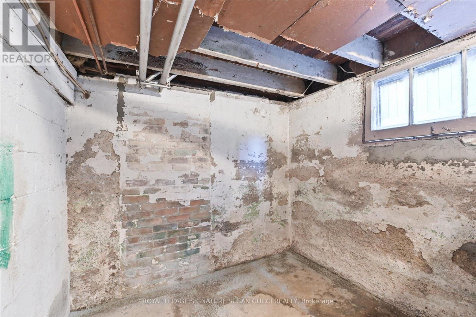 9 Everett Crescent, Toronto, Ontario  M4C 4P3 - Photo 21 - E12474247