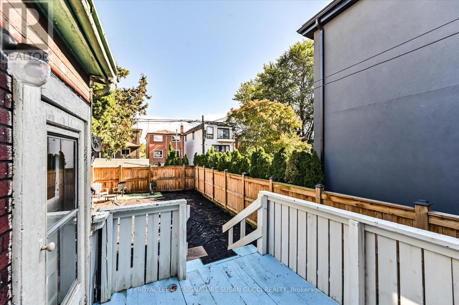 9 Everett Crescent, Toronto, Ontario  M4C 4P3 - Photo 22 - E12474247