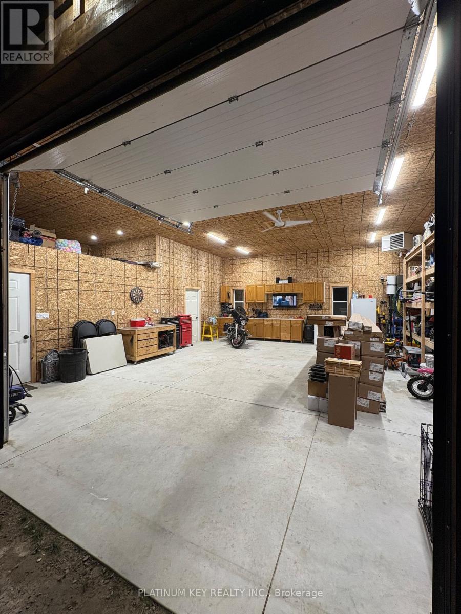 21243 Taits Road, Southwest Middlesex, Ontario  N0L 1M0 - Photo 13 - X12463732