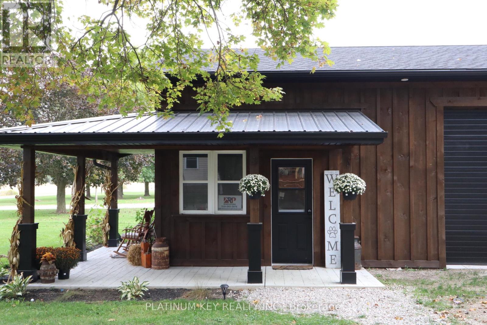 21243 Taits Road, Southwest Middlesex, Ontario  N0L 1M0 - Photo 10 - X12463732