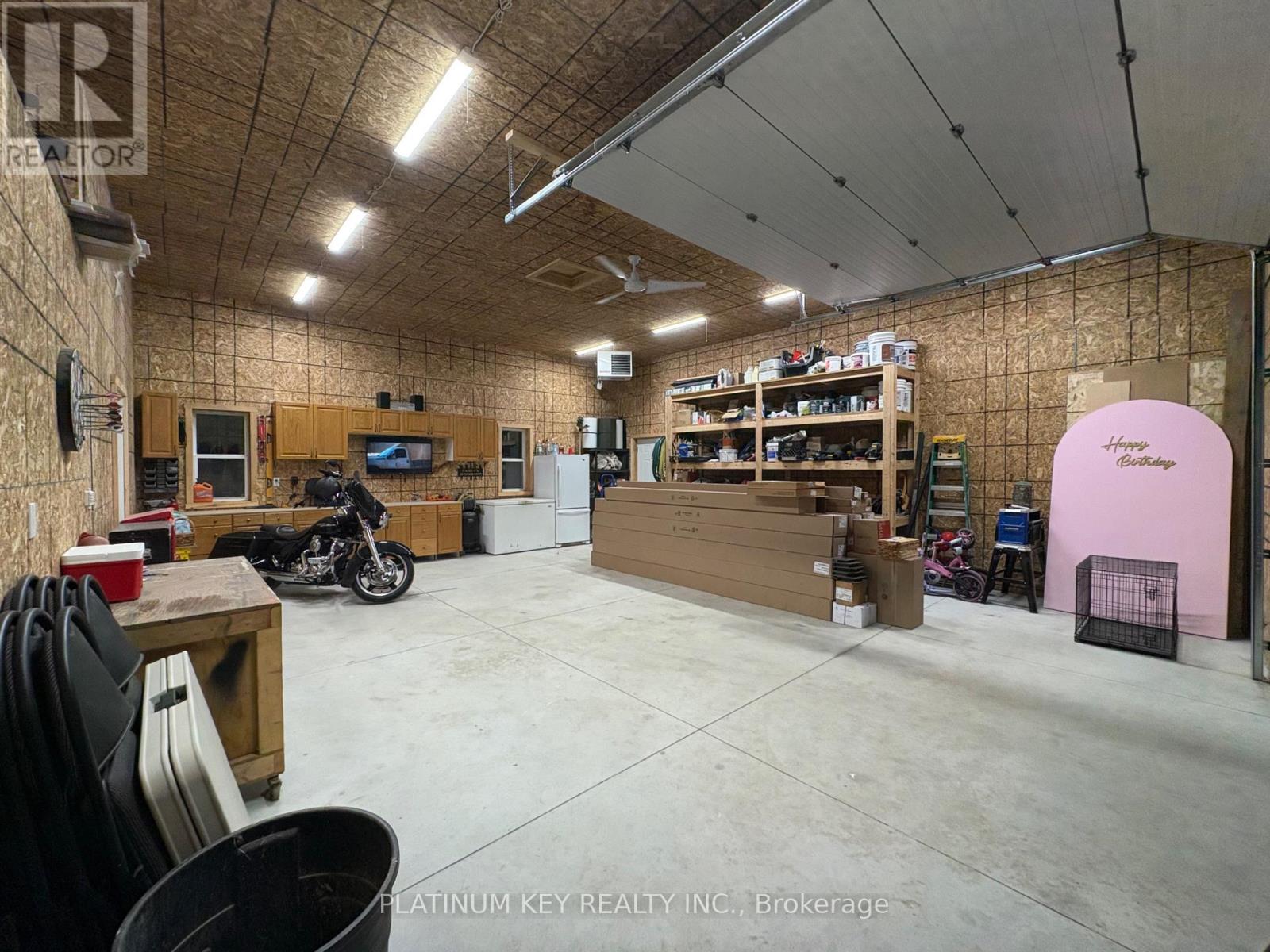 21243 Taits Road, Southwest Middlesex, Ontario  N0L 1M0 - Photo 15 - X12463732