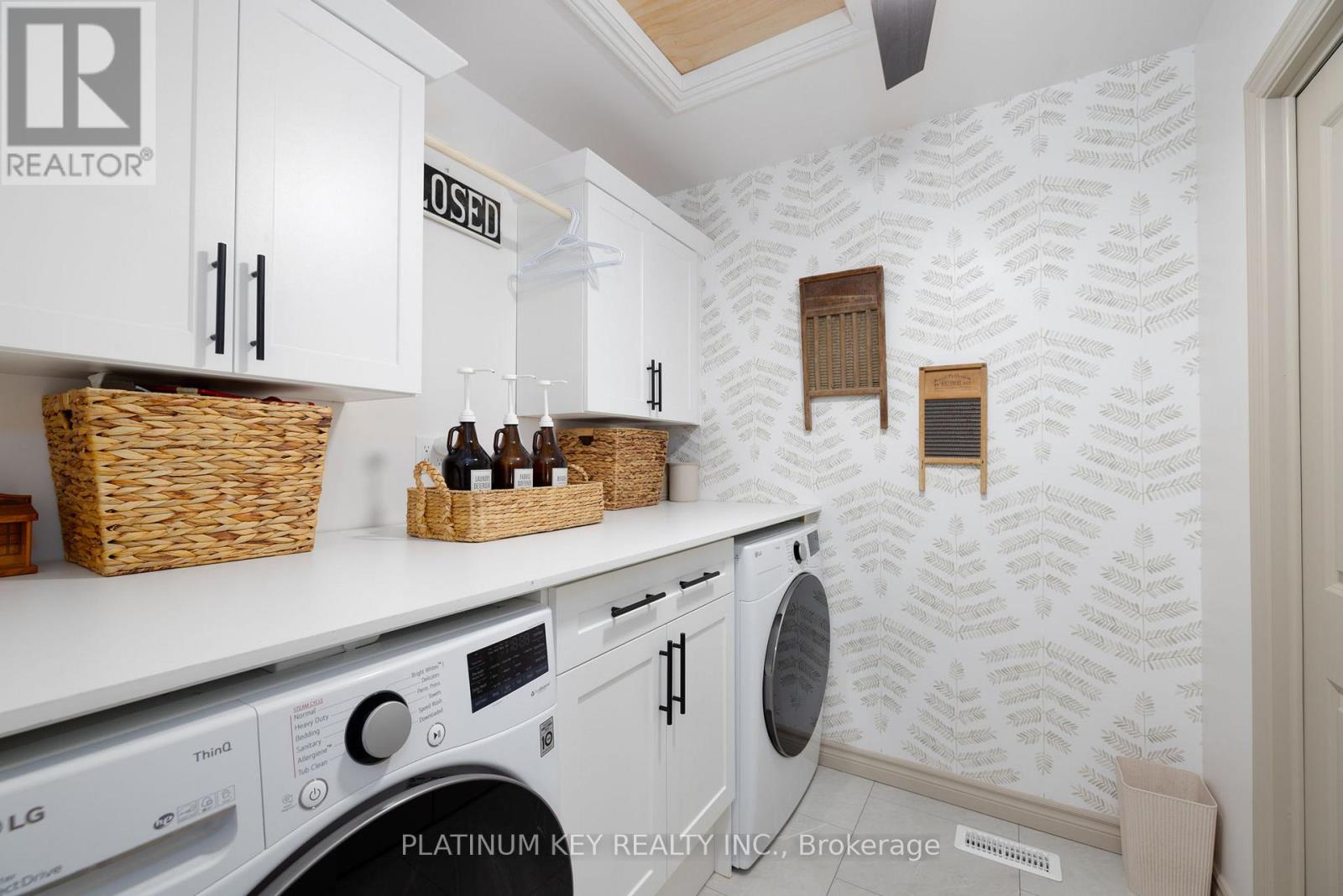 21243 Taits Road, Southwest Middlesex, Ontario  N0L 1M0 - Photo 19 - X12463732