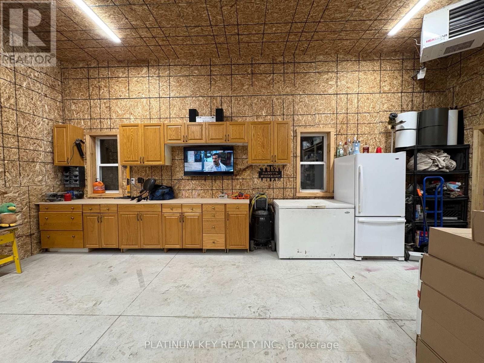 21243 Taits Road, Southwest Middlesex, Ontario  N0L 1M0 - Photo 14 - X12463732