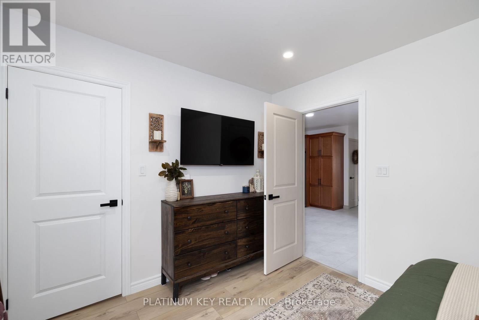 21243 Taits Road, Southwest Middlesex, Ontario  N0L 1M0 - Photo 24 - X12463732