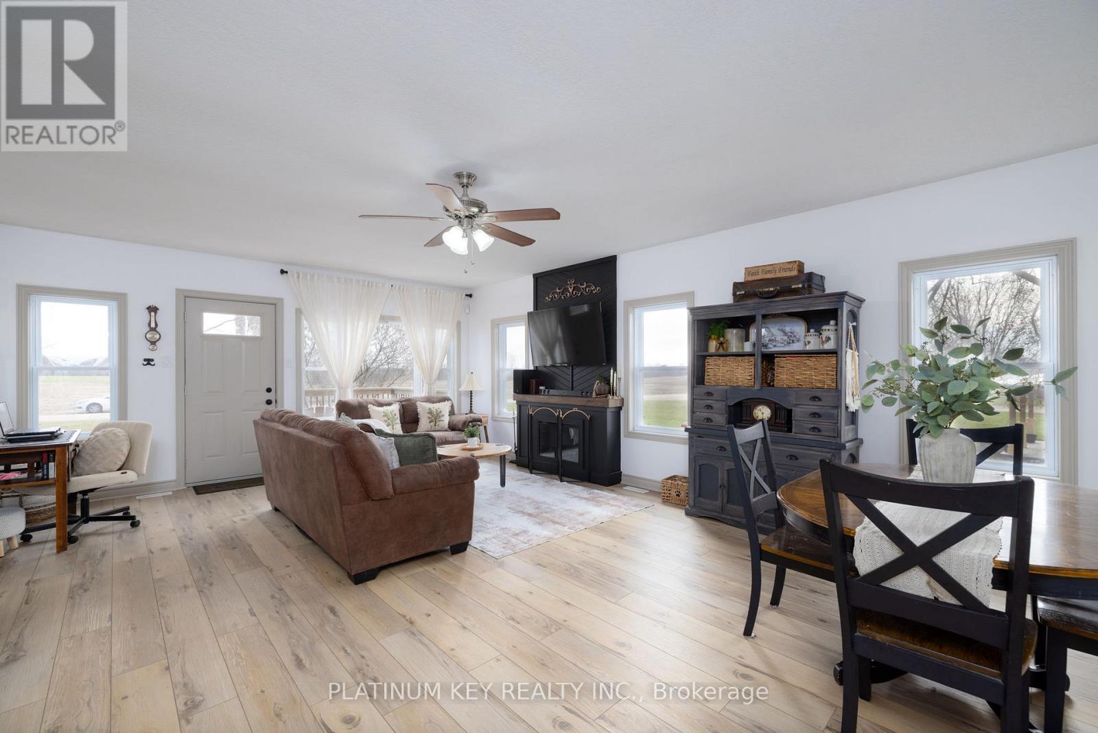 21243 Taits Road, Southwest Middlesex, Ontario  N0L 1M0 - Photo 28 - X12463732