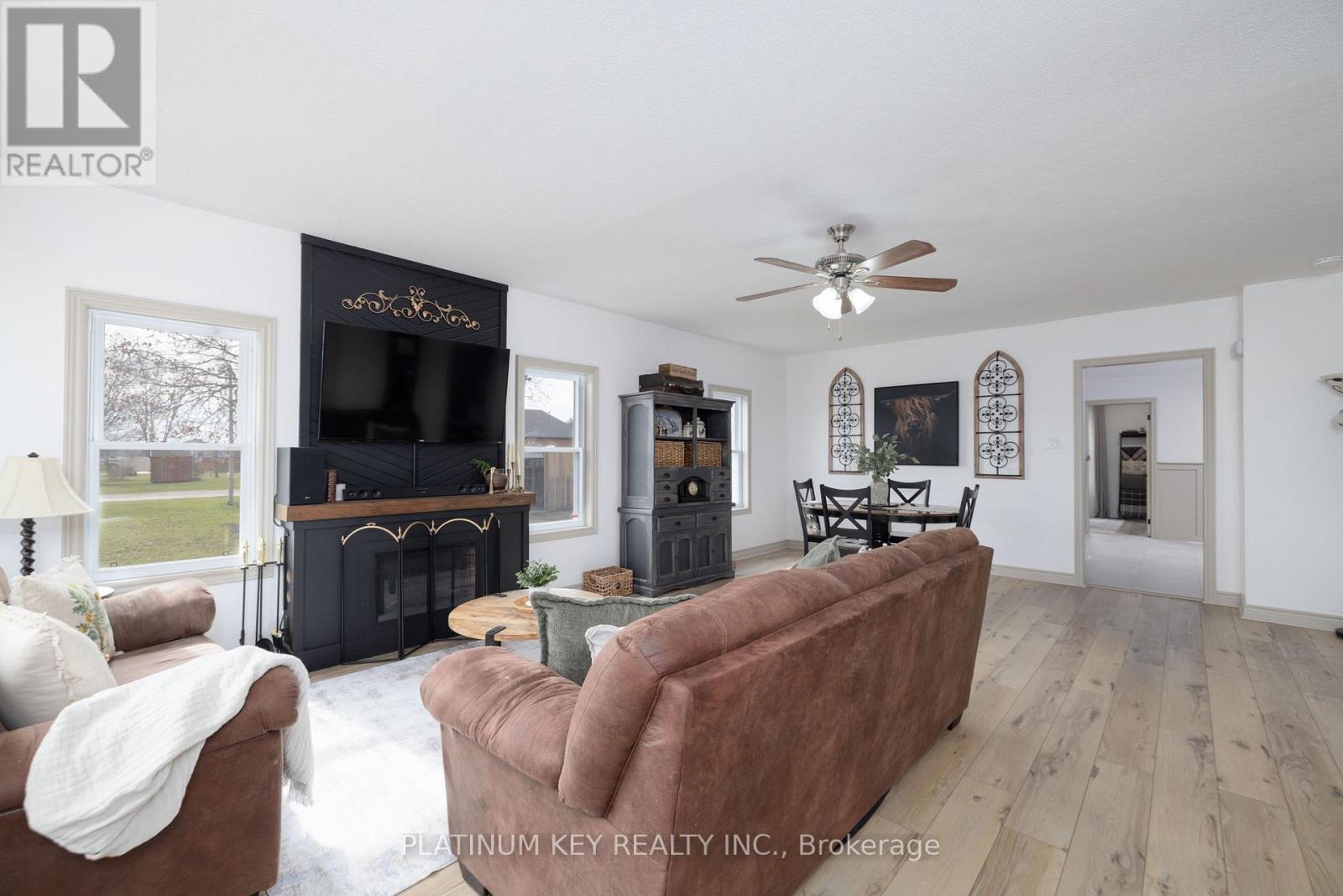 21243 Taits Road, Southwest Middlesex, Ontario  N0L 1M0 - Photo 29 - X12463732